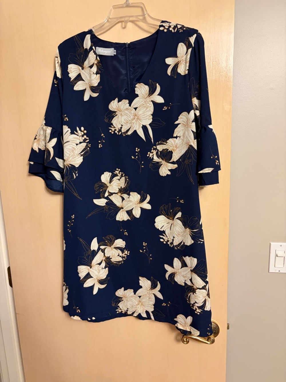 NEW Floral Shift Mini Dress in Navy and Cream size medium